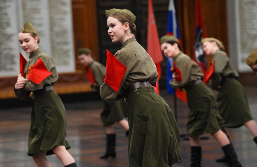 Выставка "Документальная летопись подвига" открылась в Музее Победы 18 фото