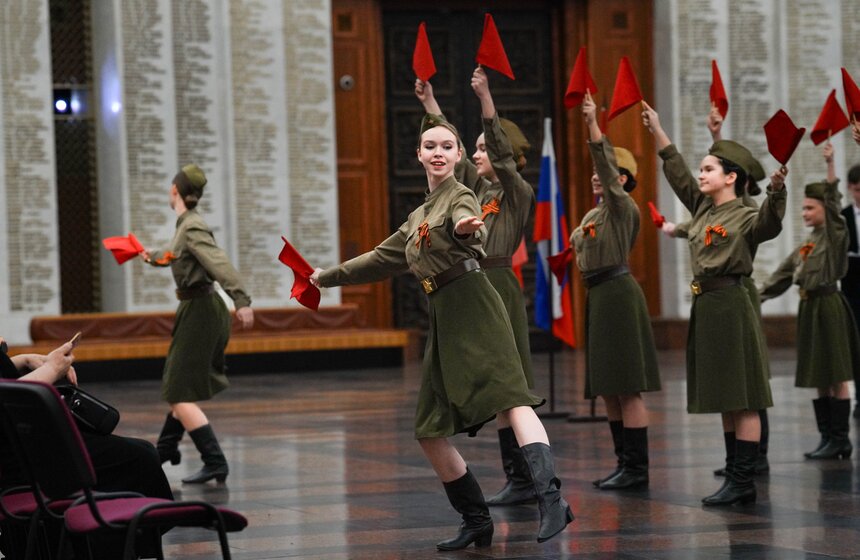 Выставка "Документальная летопись подвига" открылась в Музее Победы 17 фото