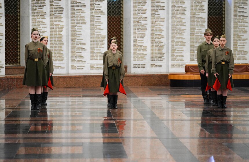 Выставка "Документальная летопись подвига" открылась в Музее Победы 14 фото