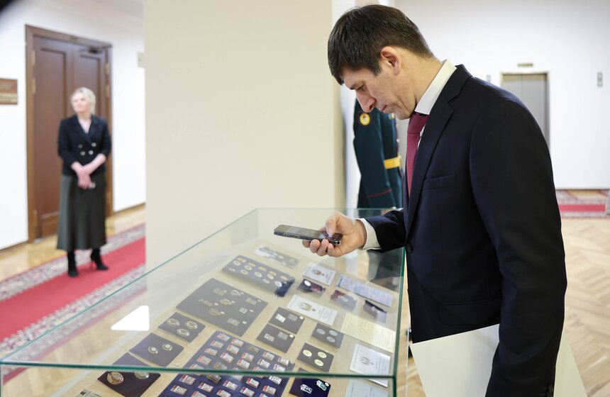 Выставка "История отечественных спортивных наград" открылась в Госдуме 11 фото