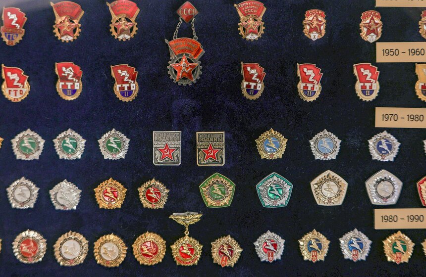 Выставка "История отечественных спортивных наград" открылась в Госдуме 13 фото