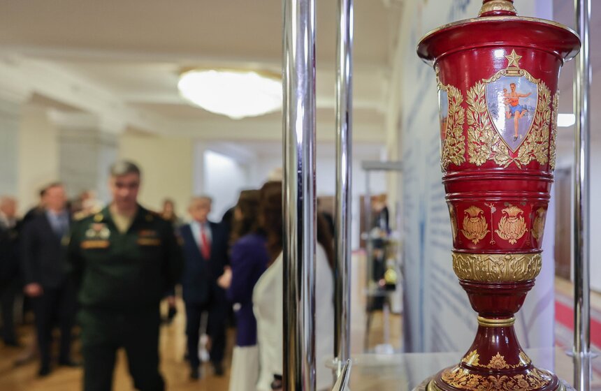 Выставка "История отечественных спортивных наград" открылась в Госдуме 9 фото
