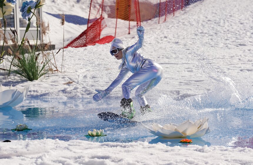 Спортивный карнавал для горнолыжников и сноубордистов состоялся на Воробьевых горах 19 фото