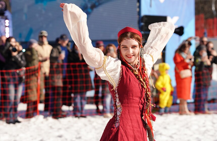 Спортивный карнавал для горнолыжников и сноубордистов состоялся на Воробьевых горах 26 фото