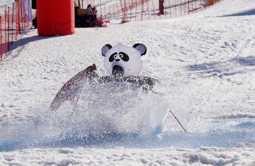 Спортивный карнавал для горнолыжников и сноубордистов состоялся на Воробьевых горах 23 фото