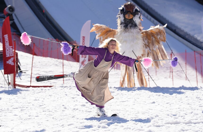 Спортивный карнавал для горнолыжников и сноубордистов состоялся на Воробьевых горах 18 фото