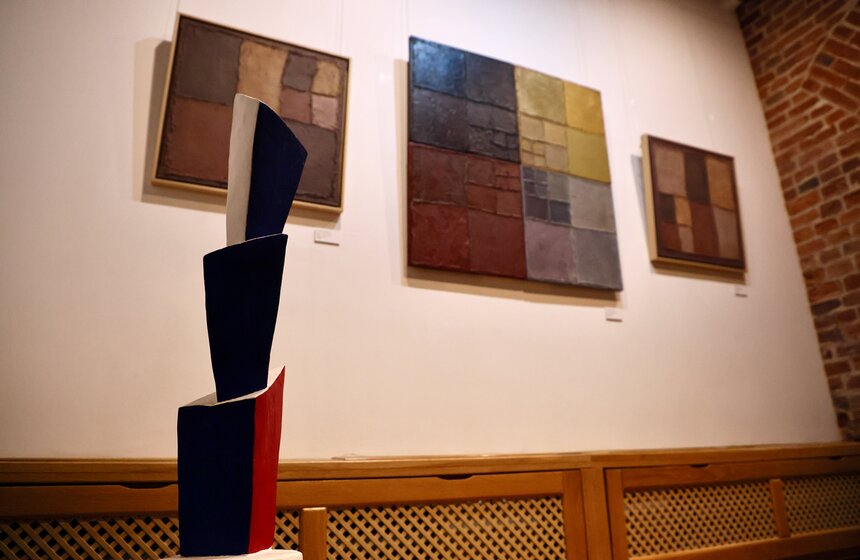 Выставка "Живая фактура" открылась в Музее нонконформизма 11 фото