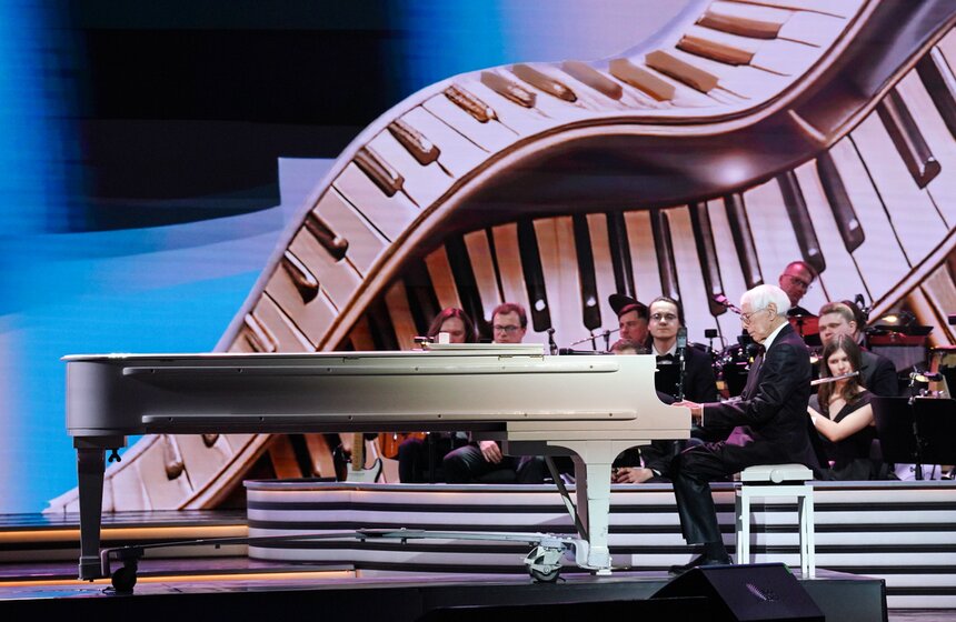 Юбилейный концерт к 100-летию композитора Александра Зацепина прошел в Кремлевском дворце 8 фото