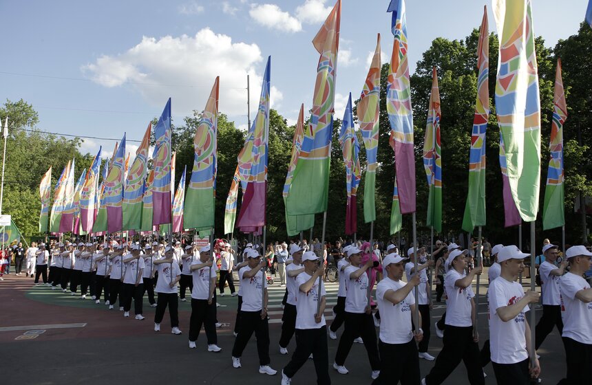 На стадионе "Локомотив" проходит фестиваль "Арт-футбол" 2 фото