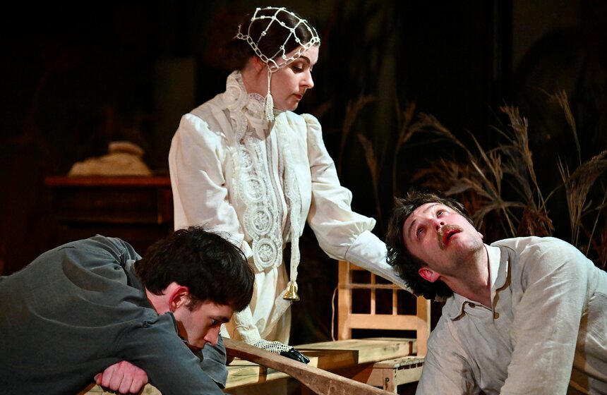 Премьера спектакля "Корова" состоялась в Театре на Таганке 17 фото