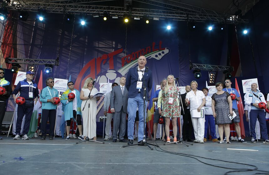 На стадионе "Локомотив" проходит фестиваль "Арт-футбол" 13 фото