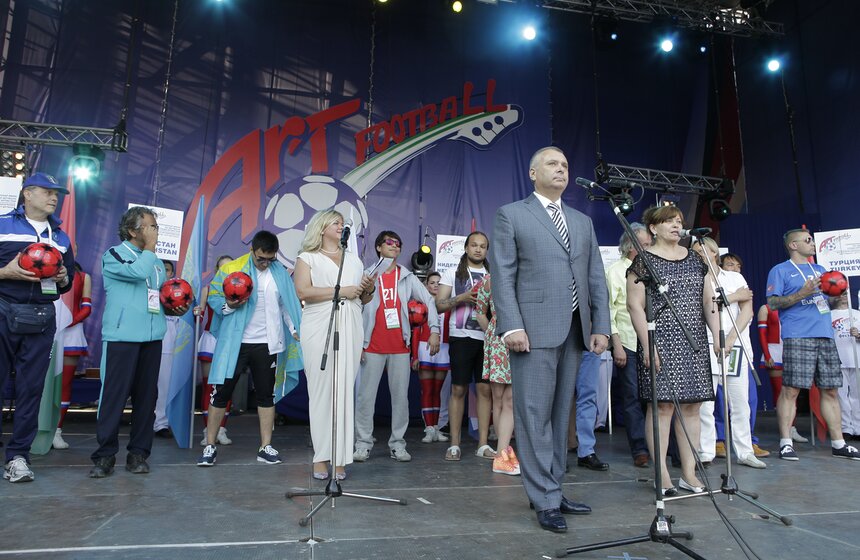 На стадионе "Локомотив" проходит фестиваль "Арт-футбол" 12 фото