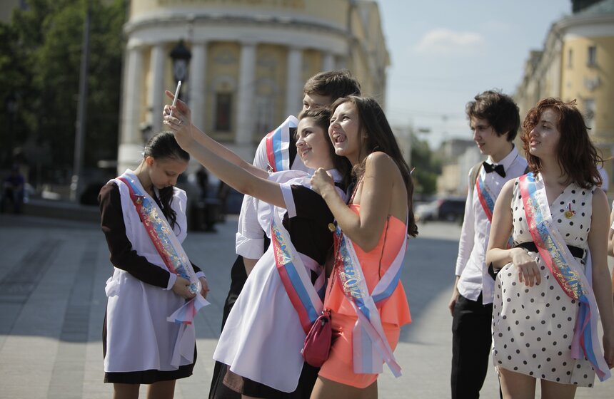 Московские школьники отметили "Последний звонок" 10 фото