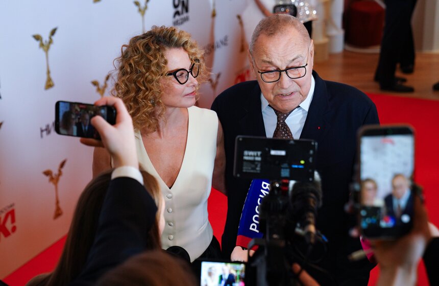 актриса Юлия Высоцкая и режисер Андрей Кончаловский