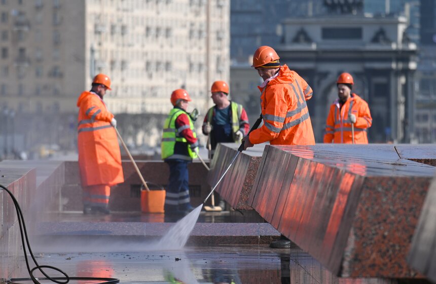 Фонтанный комплекс на Поклонной горе начали готовить к новому сезону 17 фото