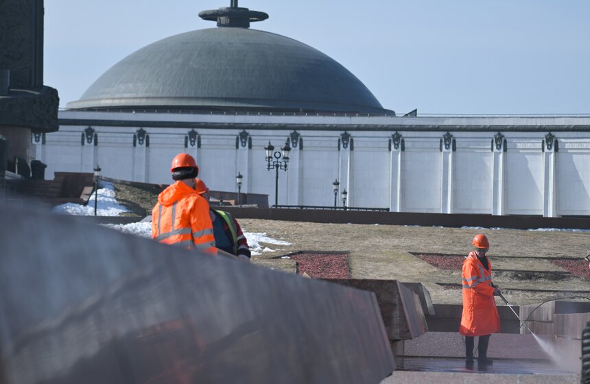 Фонтанный комплекс на Поклонной горе начали готовить к новому сезону 9 фото