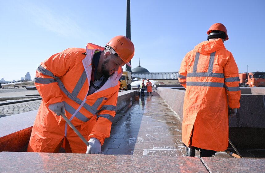 Фонтанный комплекс на Поклонной горе начали готовить к новому сезону 18 фото