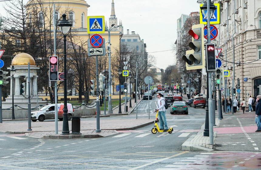 Сезон аренды велосипедов и самокатов начался в Москве 20 фото