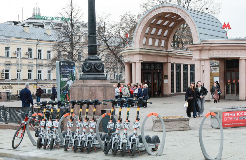 Сезон аренды велосипедов и самокатов начался в Москве 26 фото