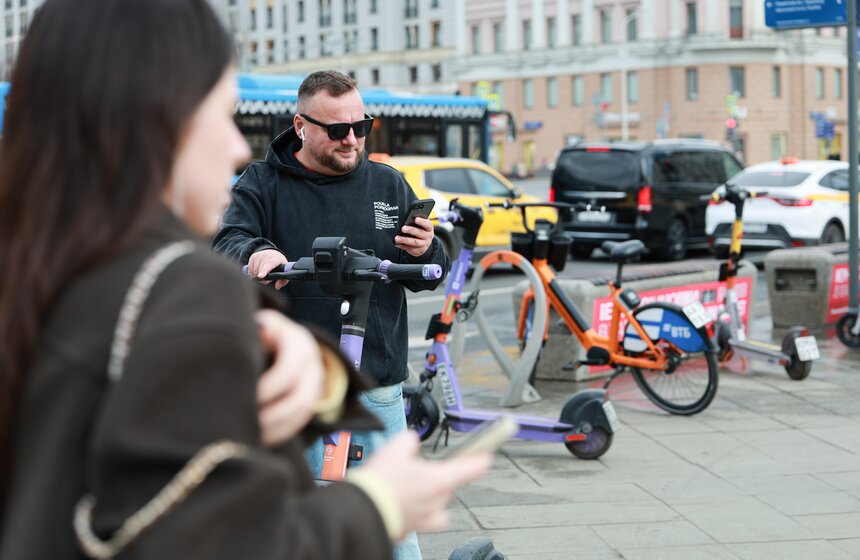Сезон аренды велосипедов и самокатов начался в Москве 11 фото