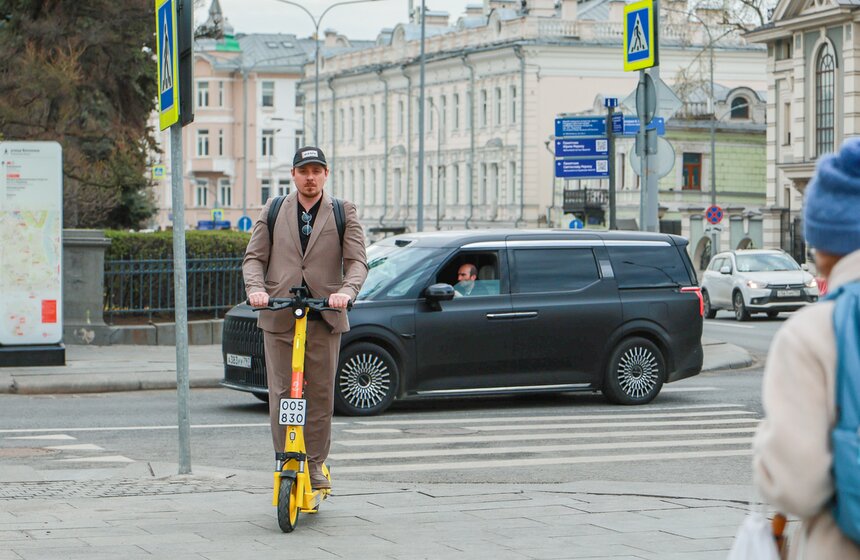 Сезон аренды велосипедов и самокатов начался в Москве 28 фото