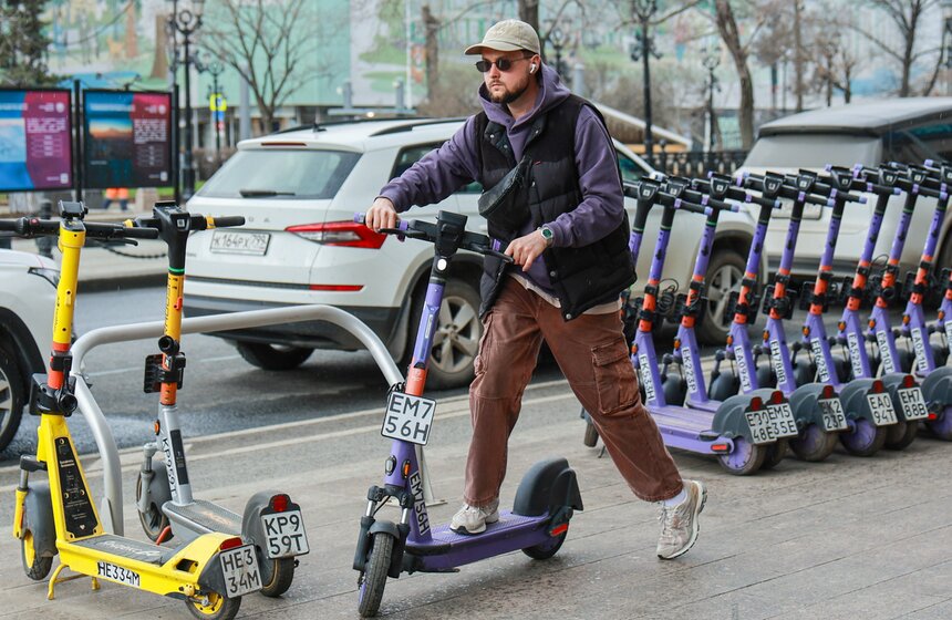Сезон аренды велосипедов и самокатов начался в Москве 19 фото