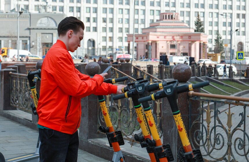Сезон аренды велосипедов и самокатов начался в Москве 25 фото