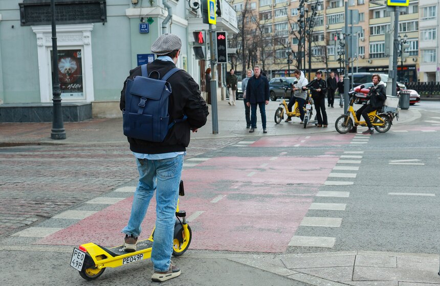Сезон аренды велосипедов и самокатов начался в Москве 21 фото