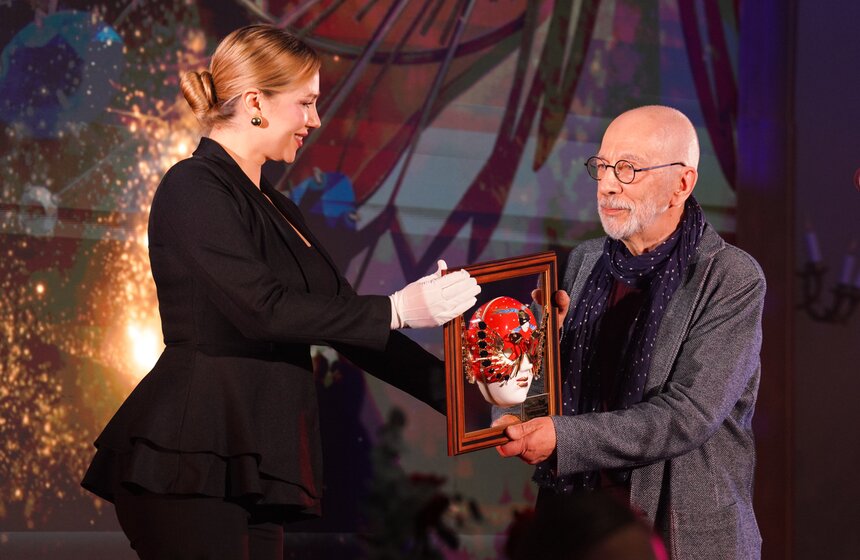 В Москве награждены лауреаты почетных премий "Золотая Маска" 20 фото