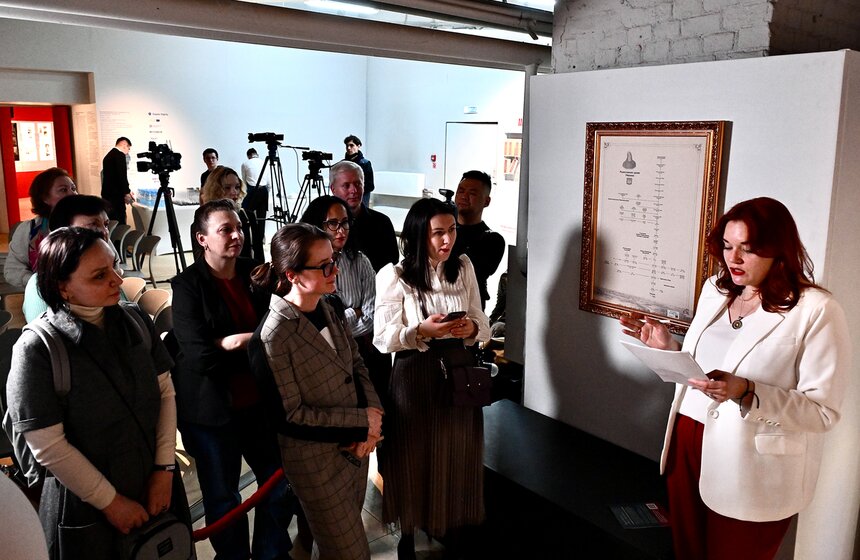 Культурно-просветительская выставка "Семья – мое наследие" начала работу в Музее Москвы 4 фото