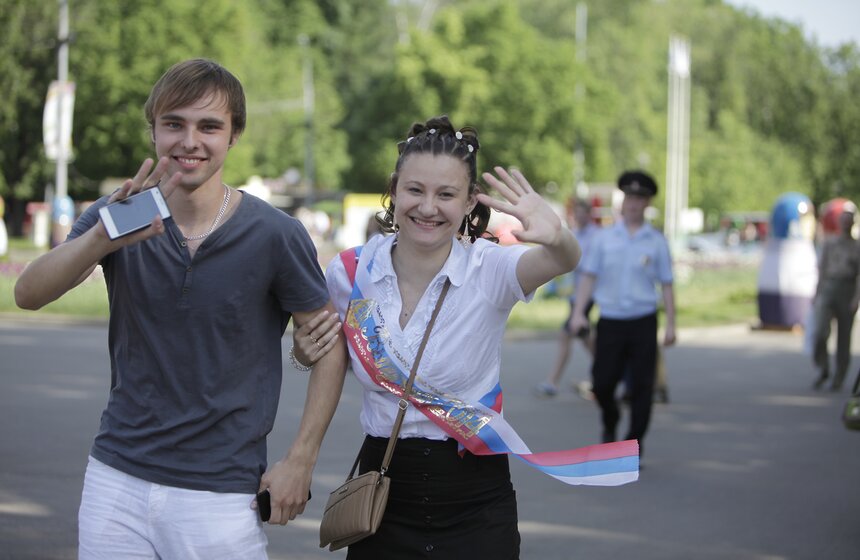 Московские школьники отметили "Последний звонок" 18 фото