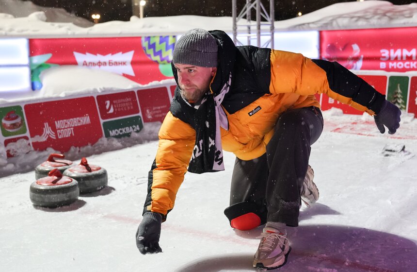 Телеканал Москва 24 принял участие в турнире в рамках "Недели керлинга" 24 фото