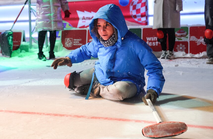Телеканал Москва 24 принял участие в турнире в рамках "Недели керлинга" 22 фото
