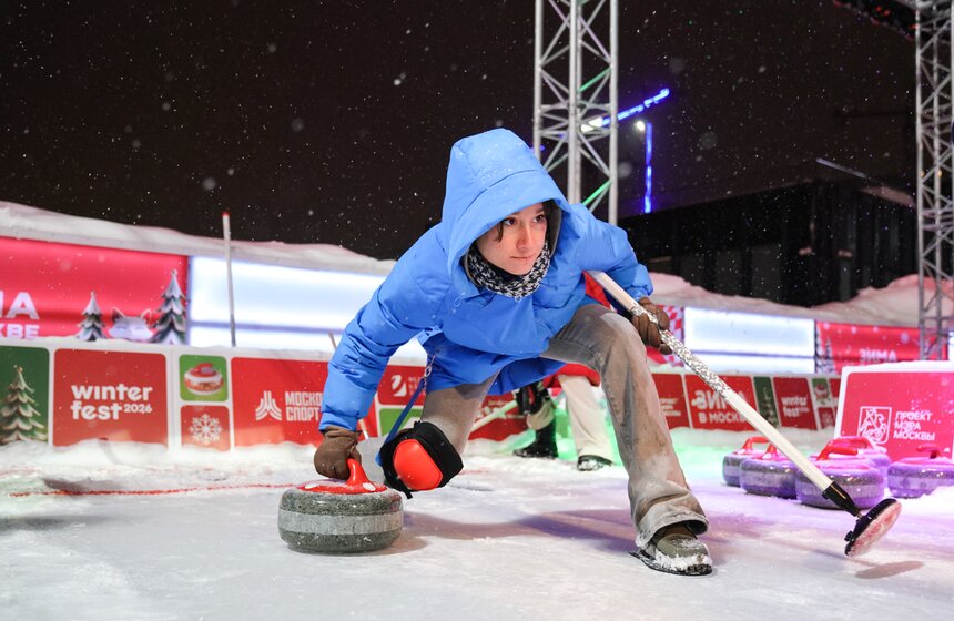 Телеканал Москва 24 принял участие в турнире в рамках "Недели керлинга" 23 фото