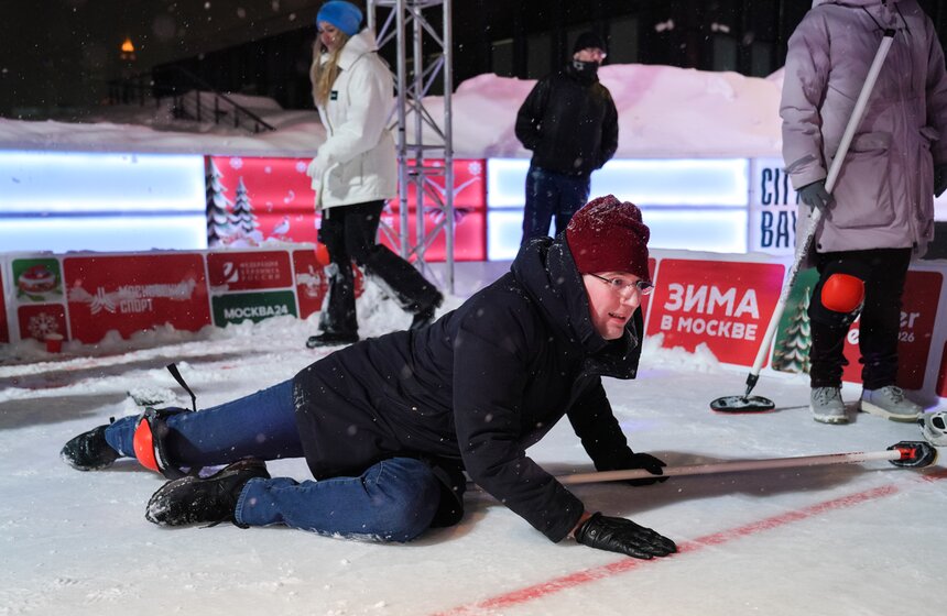 Телеканал Москва 24 принял участие в турнире в рамках "Недели керлинга" 14 фото