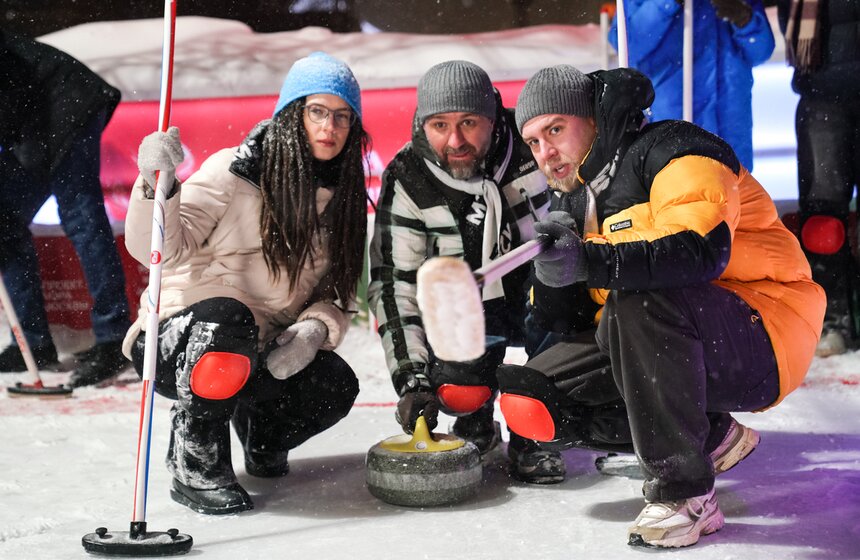 Телеканал Москва 24 принял участие в турнире в рамках "Недели керлинга" 20 фото