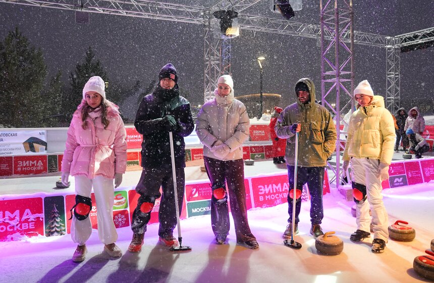 Телеканал Москва 24 принял участие в турнире в рамках "Недели керлинга" 5 фото