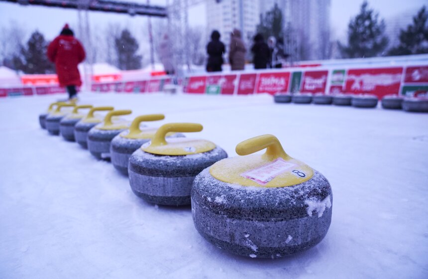 Телеканал Москва 24 принял участие в турнире в рамках "Недели керлинга" 8 фото