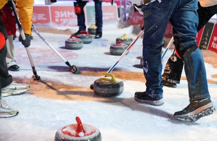 Телеканал Москва 24 принял участие в турнире в рамках "Недели керлинга" 6 фото