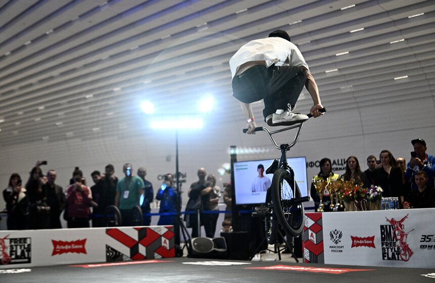 На ВДНХ прошли международные состязания по BMX-фристайлу 13 фото