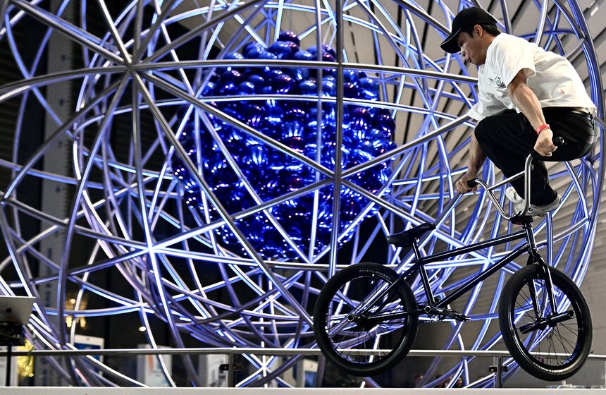 На ВДНХ прошли международные состязания по BMX-фристайлу 16 фото