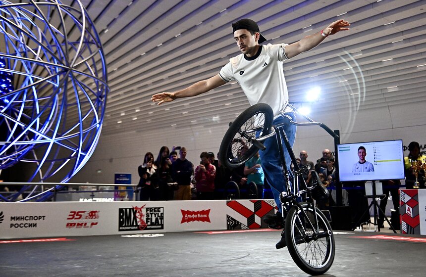 На ВДНХ прошли международные состязания по BMX-фристайлу 22 фото