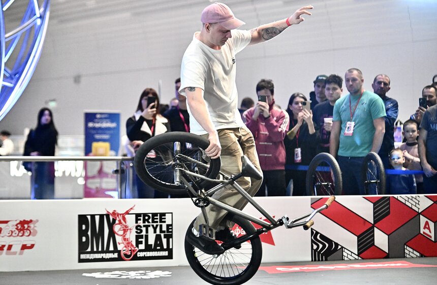 На ВДНХ прошли международные состязания по BMX-фристайлу 18 фото
