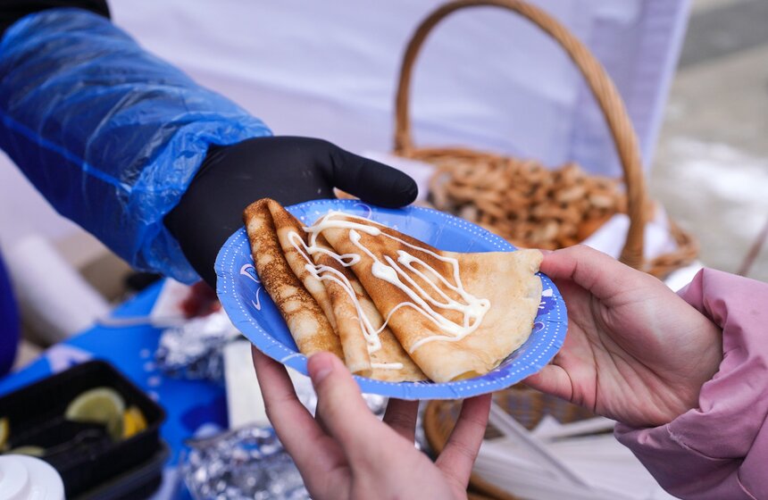 Масштабные гулянья прошли в последний день Масленицы в Москве 24 фото