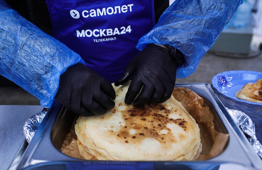 Масштабные гулянья прошли в последний день Масленицы в Москве 21 фото