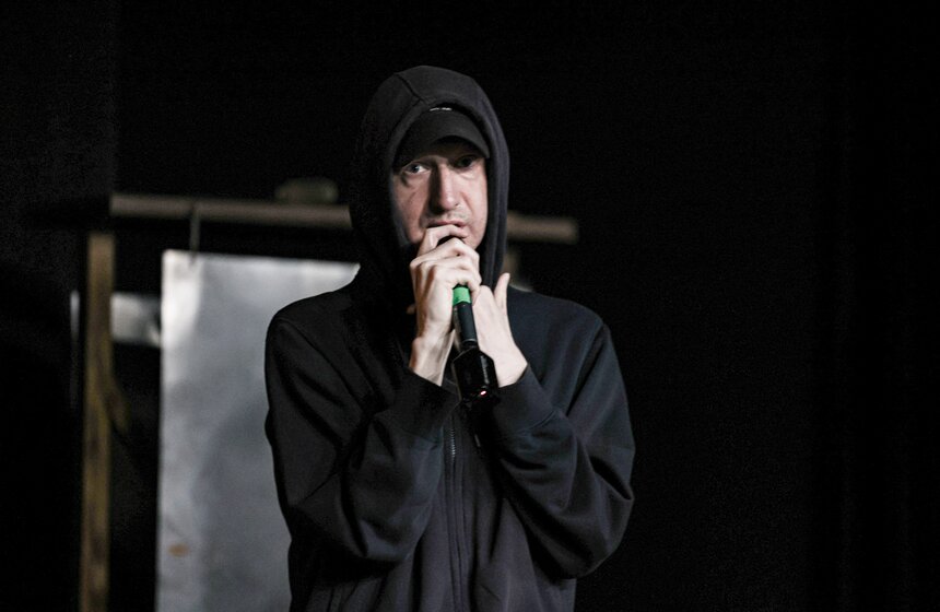 На сцене Театра имени Пушкина прошел пресс-показ спектакля "Лир во время чумы" 17 фото