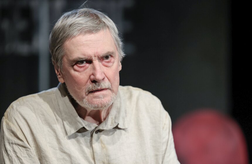 На сцене Театра имени Пушкина прошел пресс-показ спектакля "Лир во время чумы" 6 фото