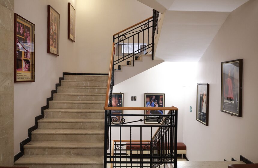 На сцене Театра имени Пушкина прошел пресс-показ спектакля "Лир во время чумы" 2 фото