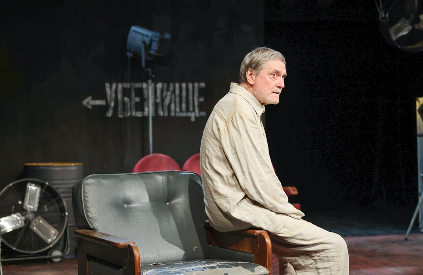 На сцене Театра имени Пушкина прошел пресс-показ спектакля "Лир во время чумы" 5 фото