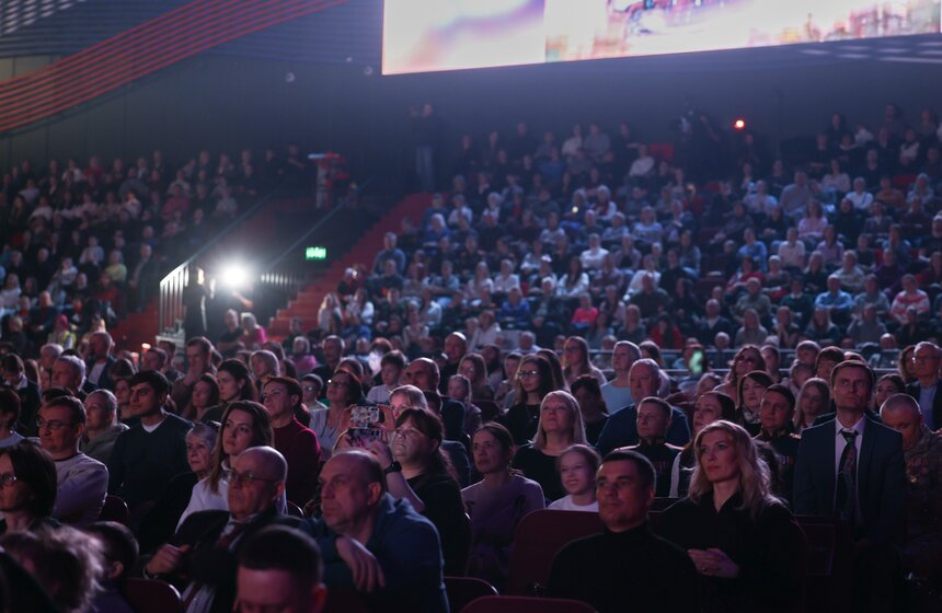 Гала-концерт "Сказ о доблести и чести" показали во Дворце Ирины Винер 26 фото